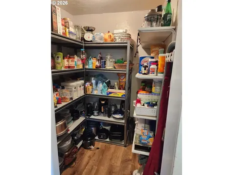 795 E Street Riddle OR 97469