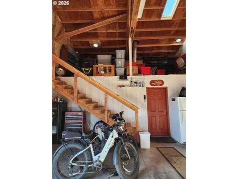 795 E Street Riddle OR 97469