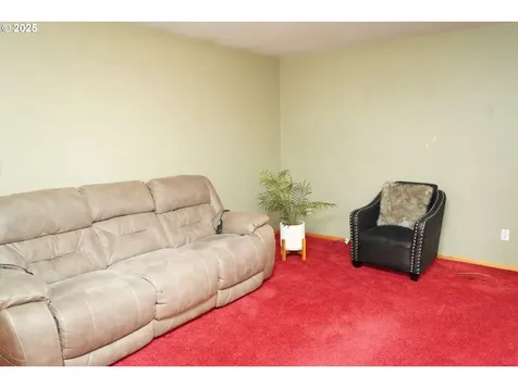 507 Littlewood Lane Eugene OR 97404