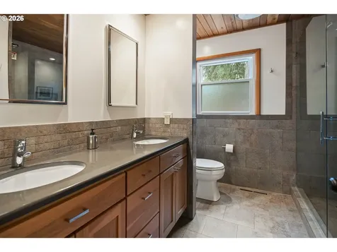 19022 Old River Drive West Linn OR 97068