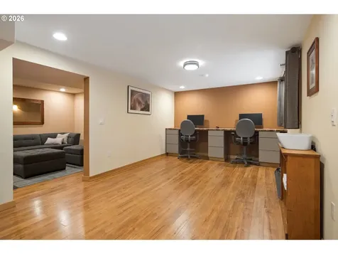 19022 Old River Drive West Linn OR 97068