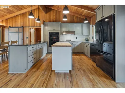 19022 Old River Drive West Linn OR 97068