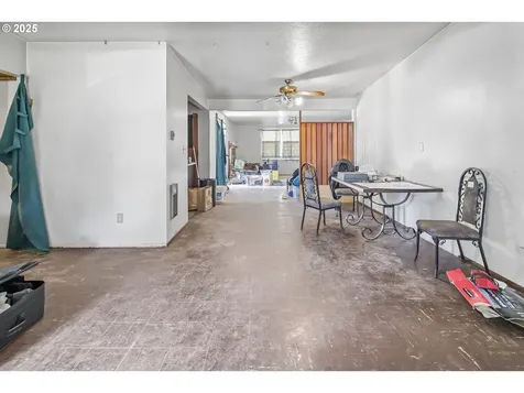 1437 SE 140th Avenue Portland OR 97233