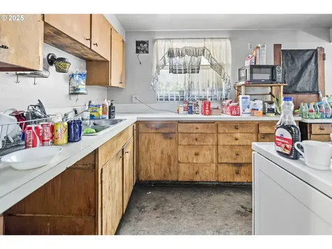 1437 SE 140th Avenue Portland OR 97233