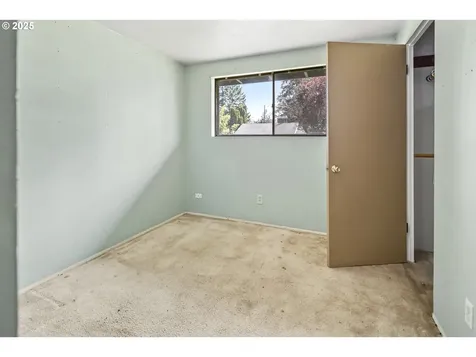 1437 SE 140th Avenue Portland OR 97233