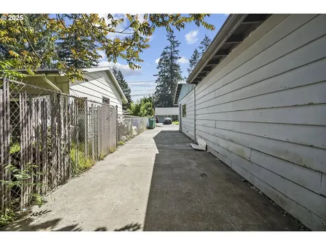 1437 SE 140th Avenue Portland OR 97233
