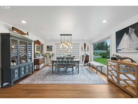 820 Jackson Avenue SW Bandon OR 97411