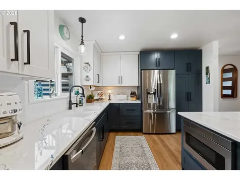 820 Jackson Avenue SW Bandon OR 97411