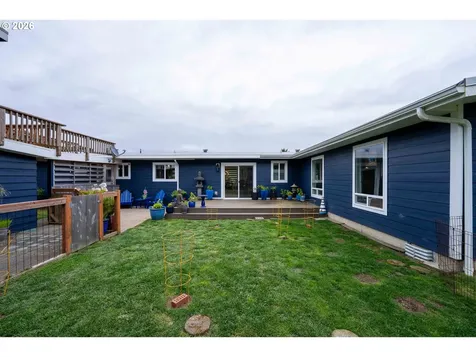 820 Jackson Avenue SW Bandon OR 97411