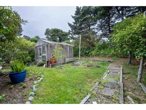820 Jackson Avenue SW Bandon OR 97411