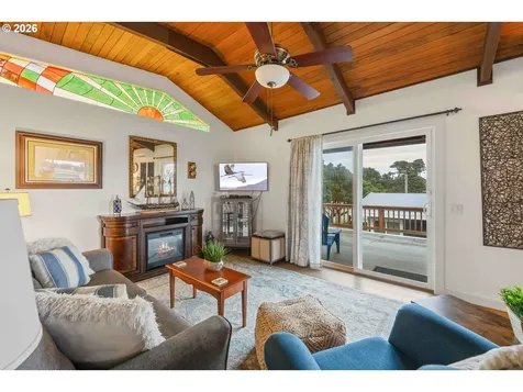 820 Jackson Avenue SW Bandon OR 97411