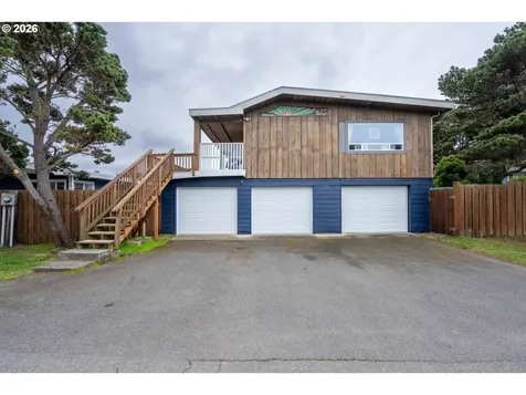 820 Jackson Avenue SW Bandon OR 97411