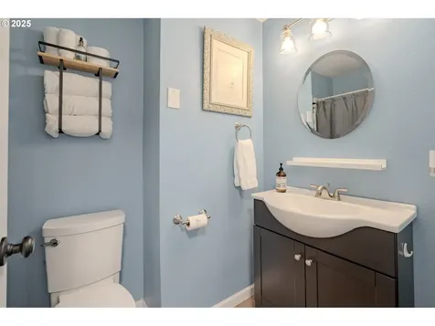 1607 NW 105th Street Vancouver WA 98685