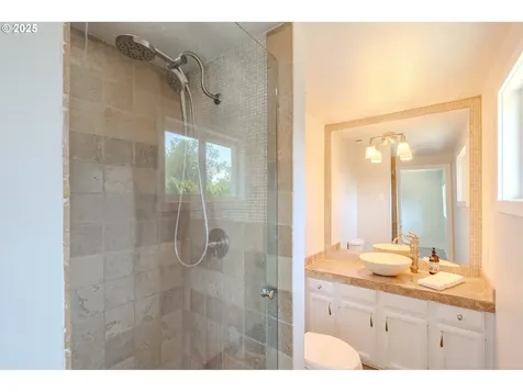 1607 NW 105th Street Vancouver WA 98685