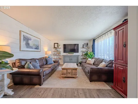 1607 NW 105th Street Vancouver WA 98685