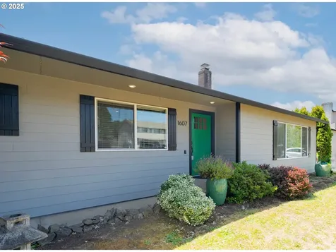 1607 NW 105th Street Vancouver WA 98685