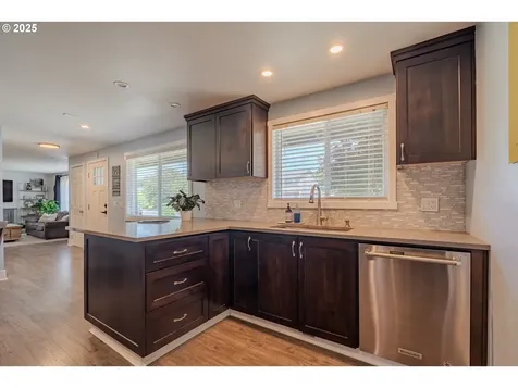 1607 NW 105th Street Vancouver WA 98685