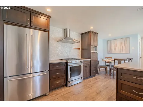 1607 NW 105th Street Vancouver WA 98685