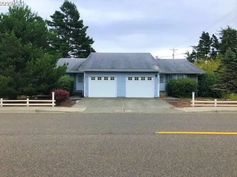 2024 Oak Street Florence OR 97439