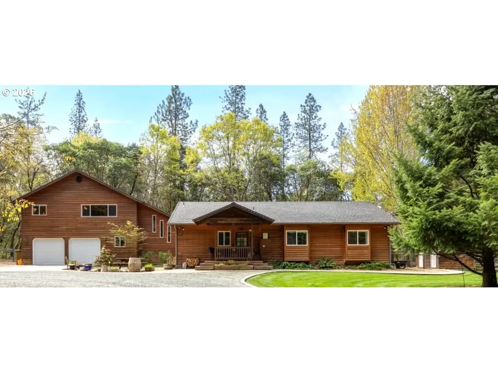 737 Pinecrest Drive Grants Pass OR 97526
