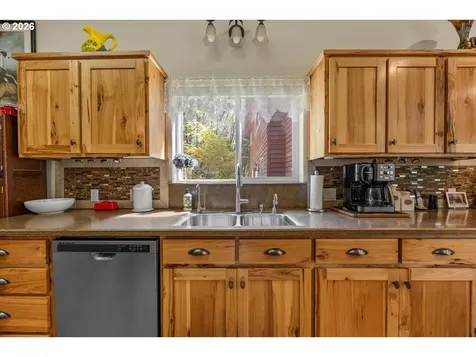 737 Pinecrest Drive Grants Pass OR 97526