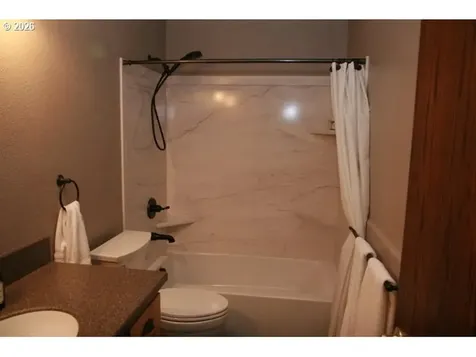 737 Pinecrest Drive Grants Pass OR 97526