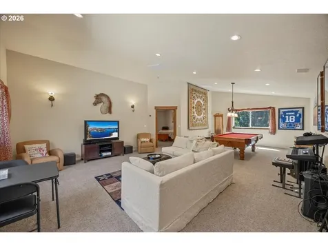737 Pinecrest Drive Grants Pass OR 97526