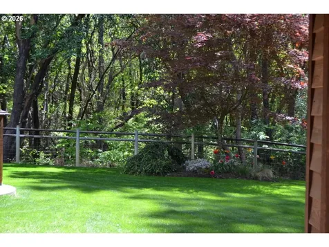 737 Pinecrest Drive Grants Pass OR 97526