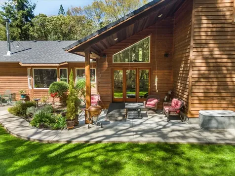 737 Pinecrest Drive Grants Pass OR 97526
