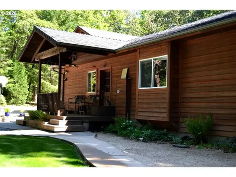 737 Pinecrest Drive Grants Pass OR 97526