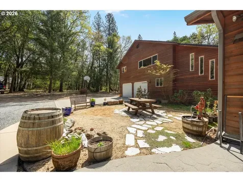 737 Pinecrest Drive Grants Pass OR 97526