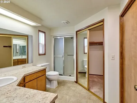 2038 Camellia Way Woodburn OR 97071