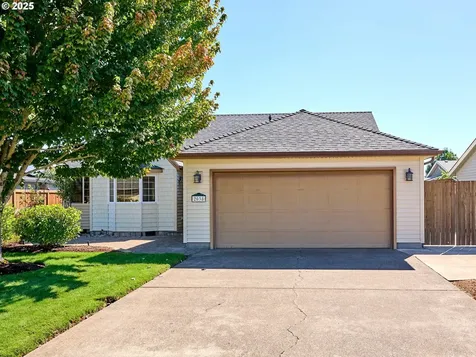 2038 Camellia Way Woodburn OR 97071