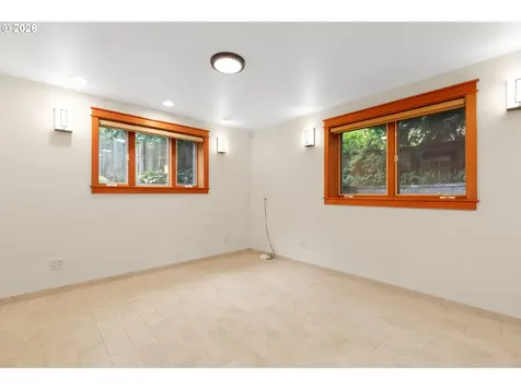 1221 SE Rex Street Portland OR 97202