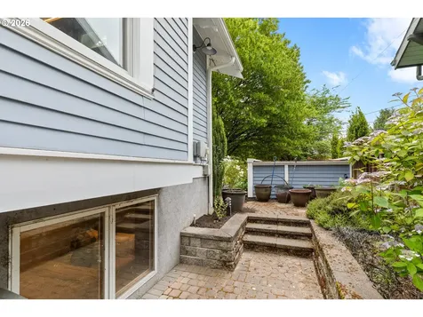 1221 SE Rex Street Portland OR 97202