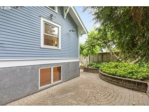 1221 SE Rex Street Portland OR 97202