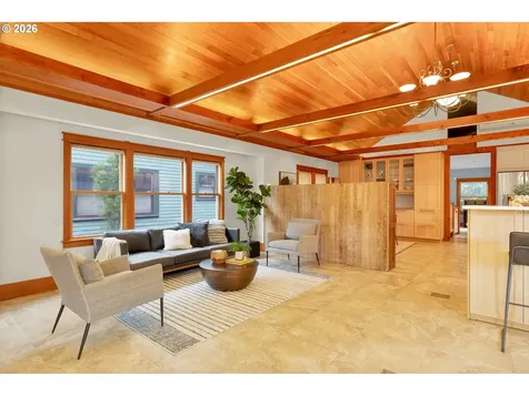 1221 SE Rex Street Portland OR 97202