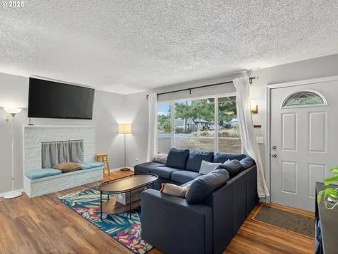 744 Missouri Avenue Vernonia OR 97064