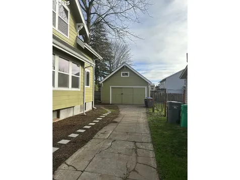 5126 NE 16th Avenue Portland OR 97211