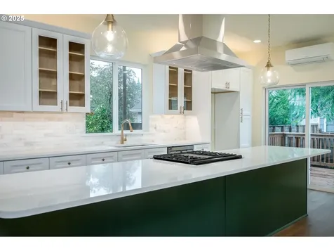 5126 NE 16th Avenue Portland OR 97211