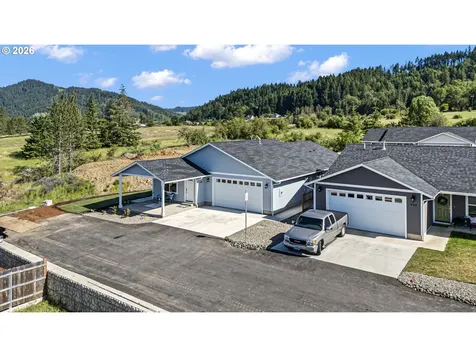 920 Fir Grove Lane Sutherlin OR 97479