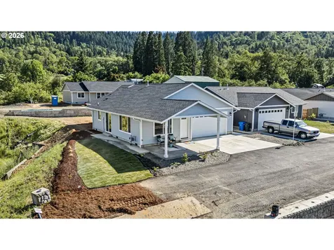 920 Fir Grove Lane Sutherlin OR 97479