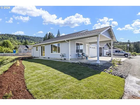 920 Fir Grove Lane Sutherlin OR 97479