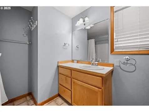 68163 E Twinberry Loop Welches OR 97067
