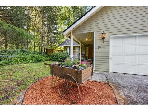 68163 E Twinberry Loop Welches OR 97067
