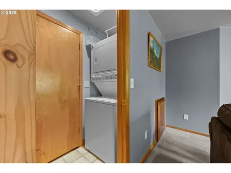 68163 E Twinberry Loop Welches OR 97067