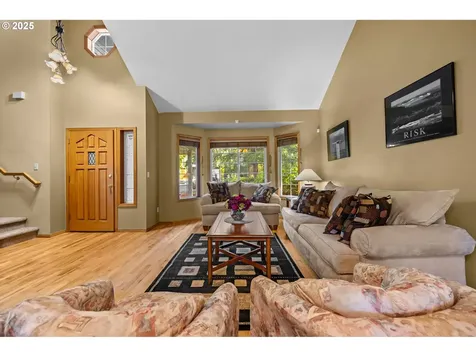 68163 E Twinberry Loop Welches OR 97067