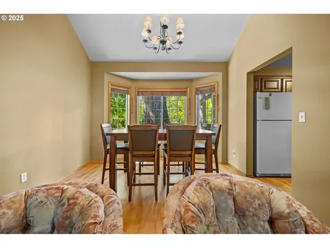68163 E Twinberry Loop Welches OR 97067