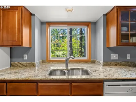 68163 E Twinberry Loop Welches OR 97067