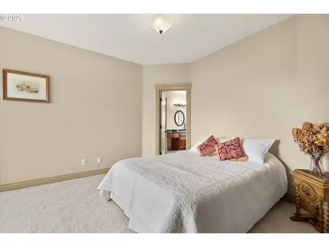 6147 Quail Hollow Street SE Salem OR 97306